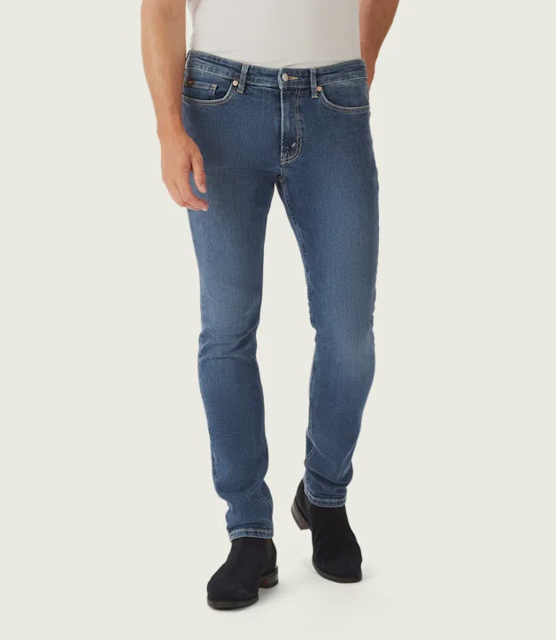 RM Williams W25 Victor Jeans - Mid Indigo Wash